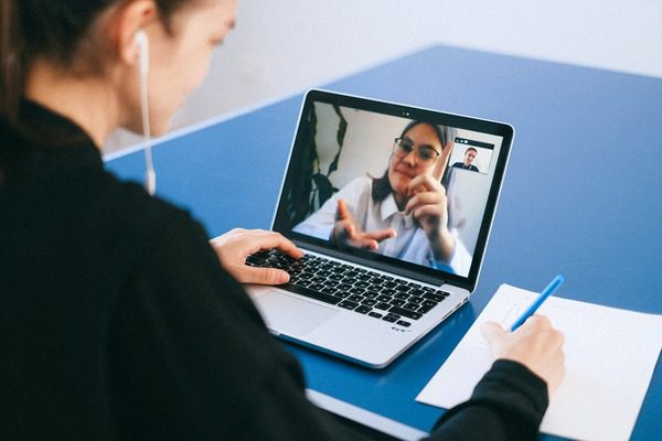 How to Introduce Yourself to a New Remote Team