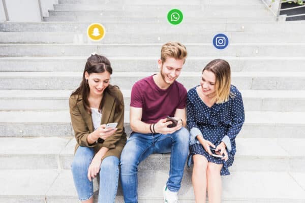 Pros and Cons of Social Media for Student